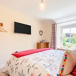 2 Bed In Oc-a32049 *
