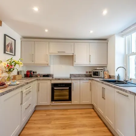 2 Bed In Oc-a32049